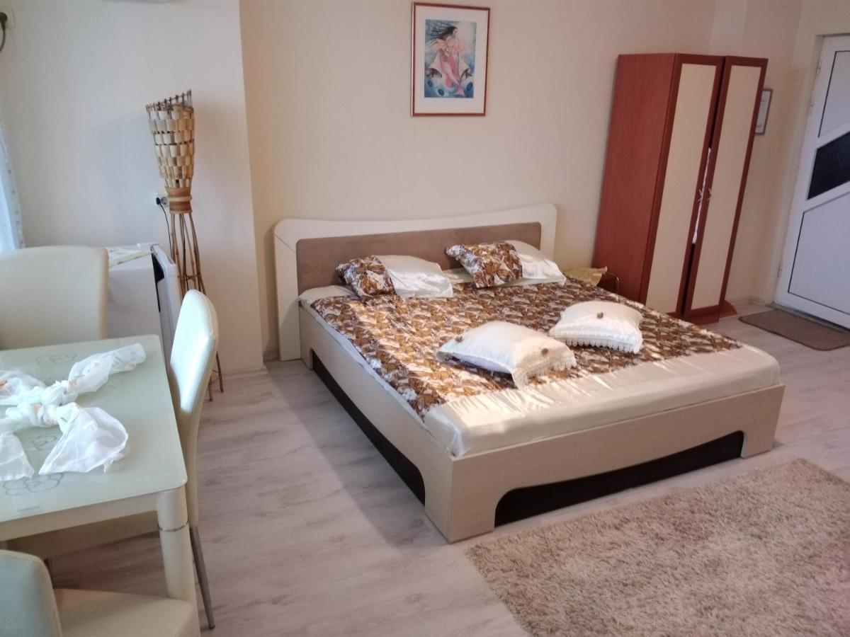 Къща За Гости Синьо Лято Pomorie Eksteriør bilde
